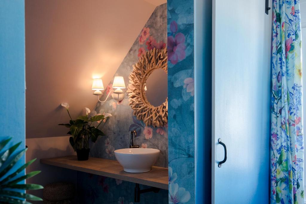 The Henry Self Check-In Guesthouse - Resim 25