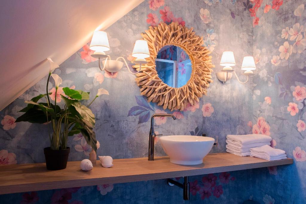 The Henry Self Check-In Guesthouse - Resim 31