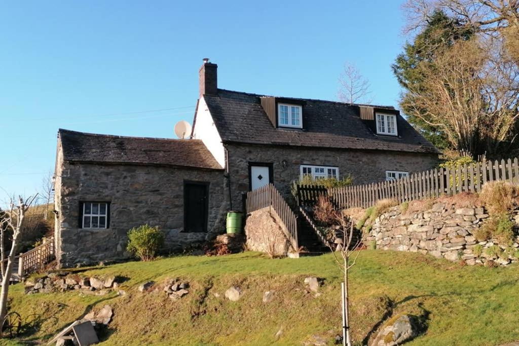 Beautiful country cottage with log burner