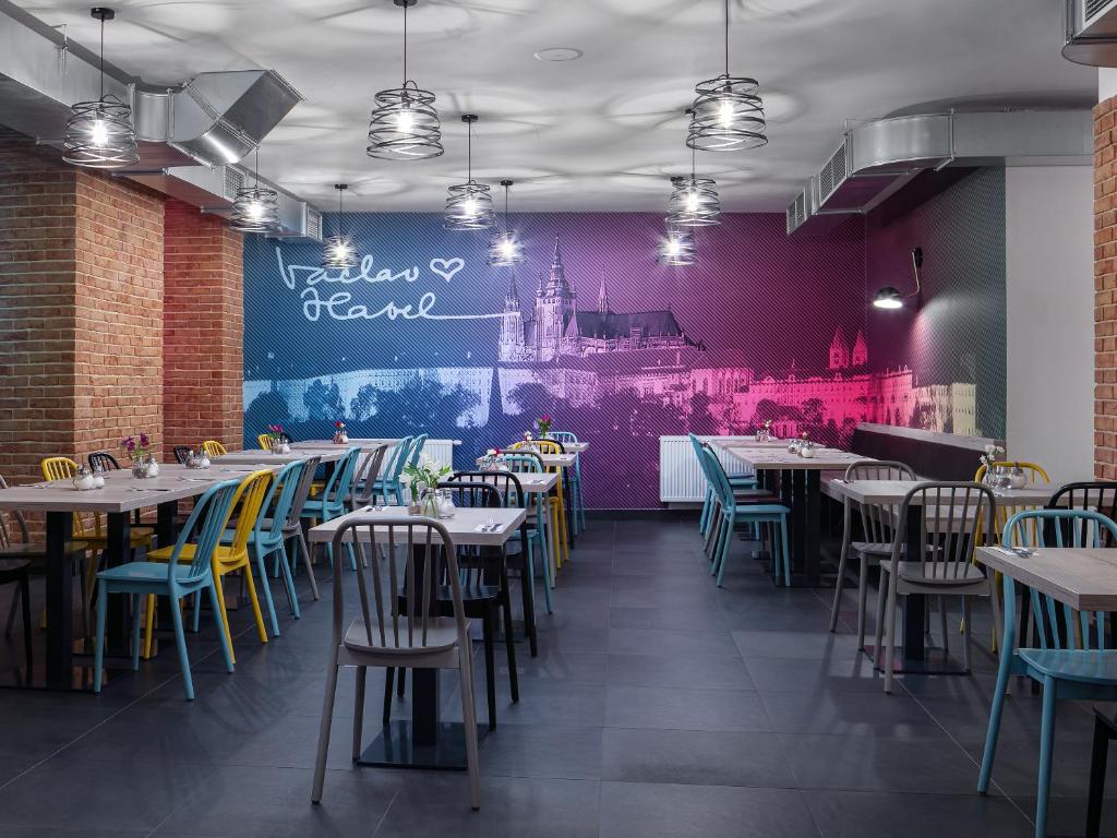 Restauracja lub miejsce do jedzenia w obiekcie EA ApartHotel Melantrich