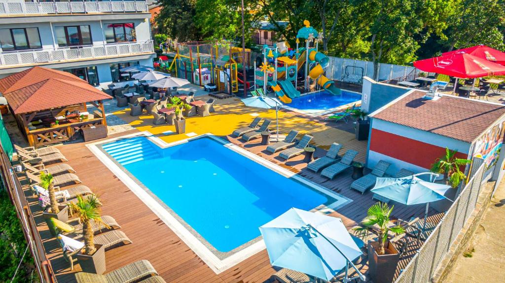 Bazén v ubytování Hotel Sun nebo v jeho okolí