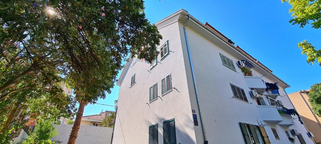 Budova, v ktorej sa apartmán nachádza