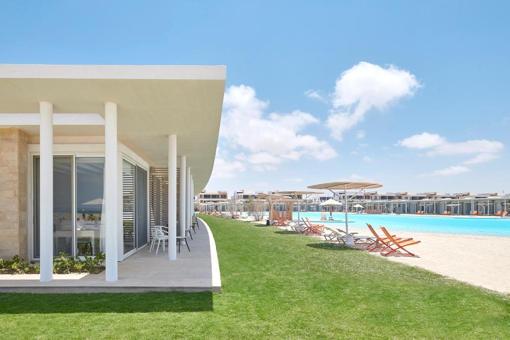 Bazén v ubytování The G Hotel Seashell nebo v jeho okolí