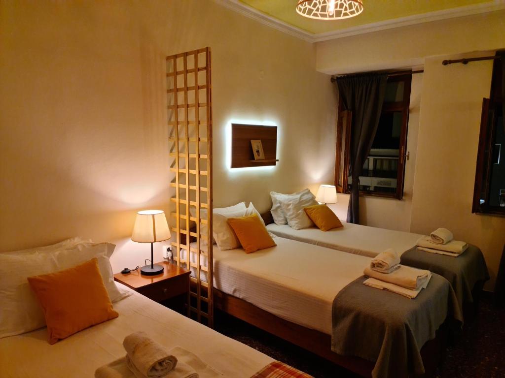 Nikolas Rooms - Studio