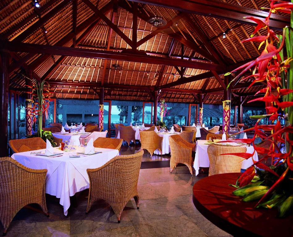 Restaurace v ubytování The Oberoi Beach Resort, Bali