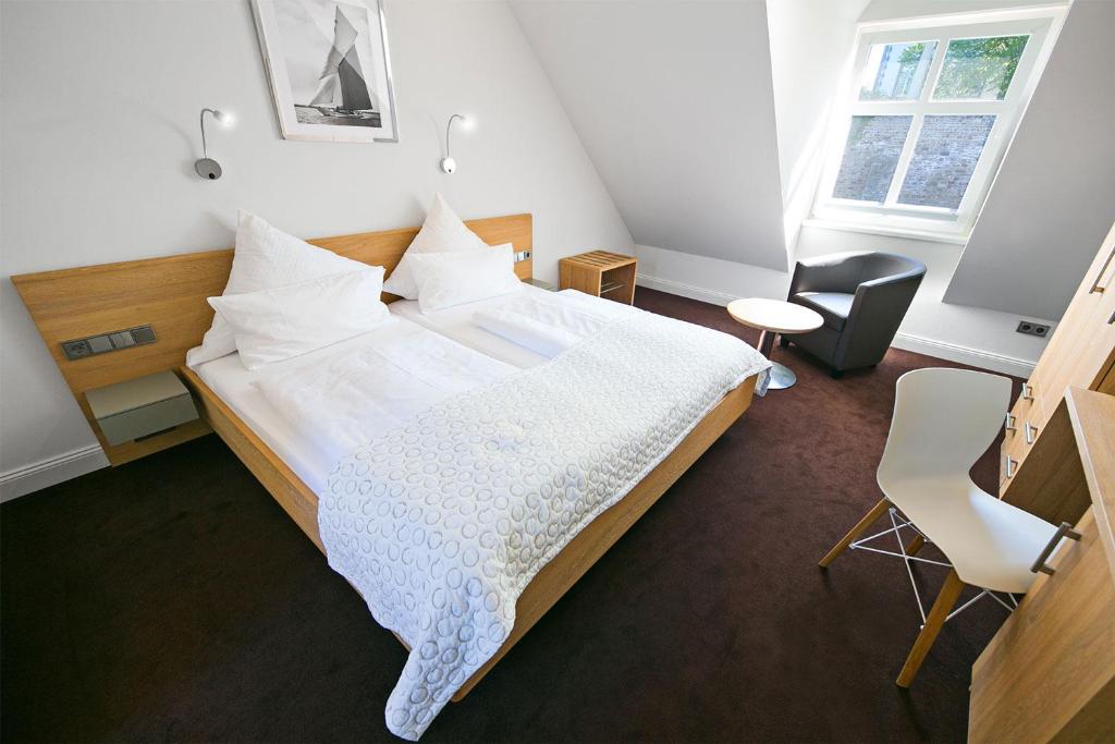 Schloss Hotel Burgbrohl - Comfort Double Room (1 Adult)