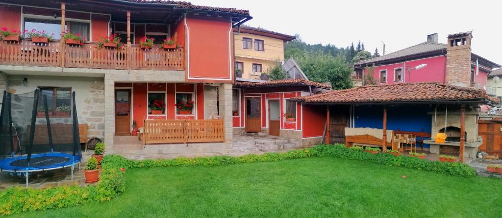 Zahrada ubytování Радкината къща