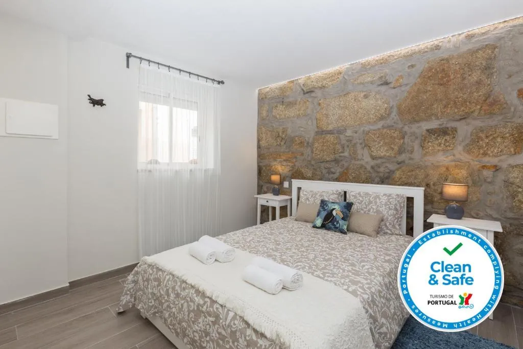 2 Amazing Flats with Netflix - Batalha, Porto, Portugal