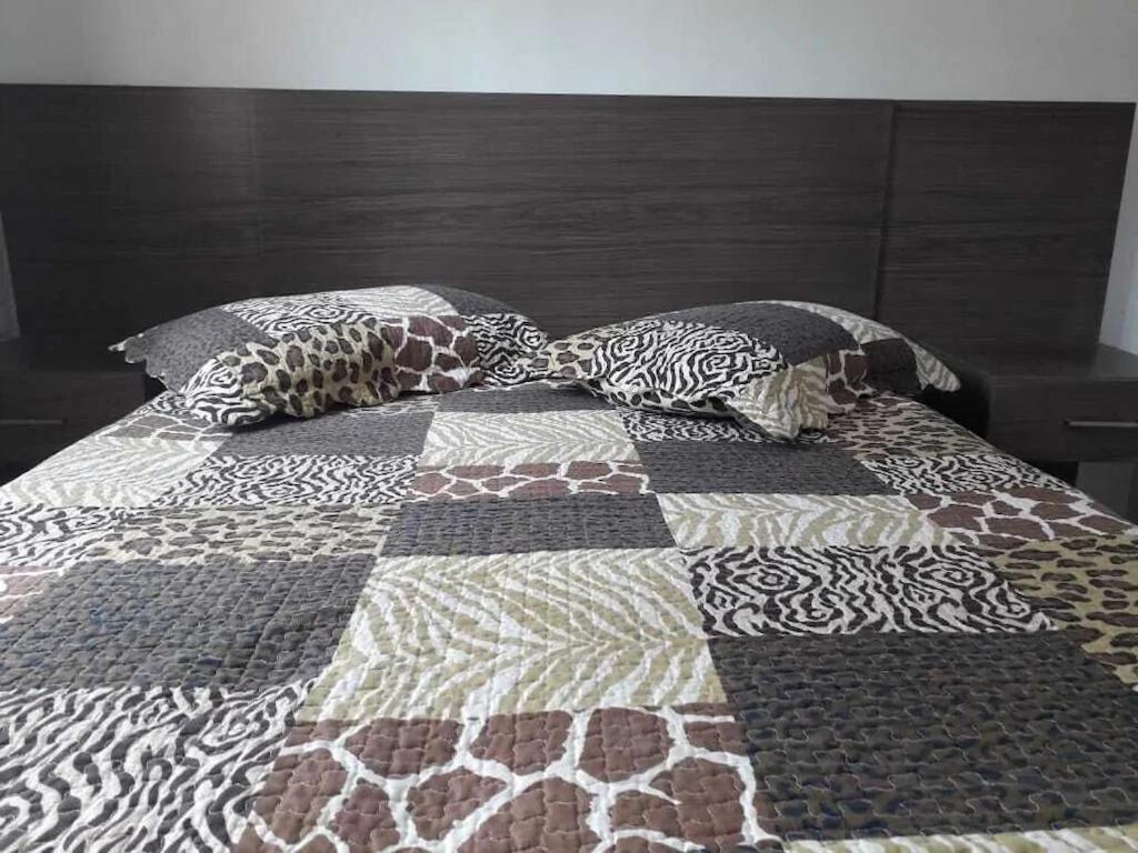 Apto a 400 m rua coberta  Apto a 400 m rua coberta