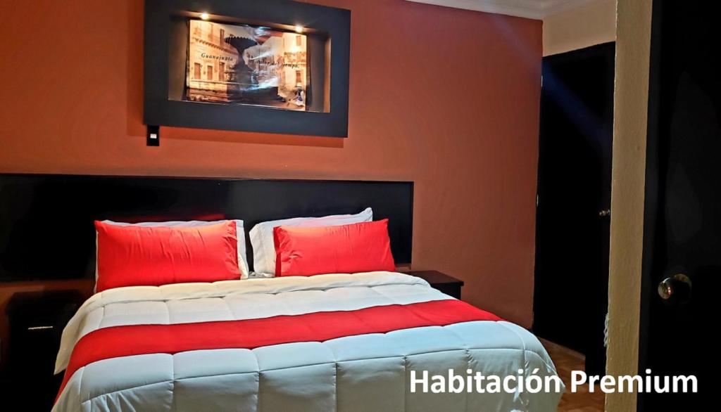 Postel nebo postele na pokoji v ubytování Hotel Murillo Plaza