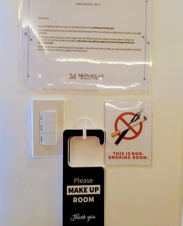 Certifikát, hodnocení, plakát nebo jiný dokument vystavený v ubytování Monallan Boracay Hotel