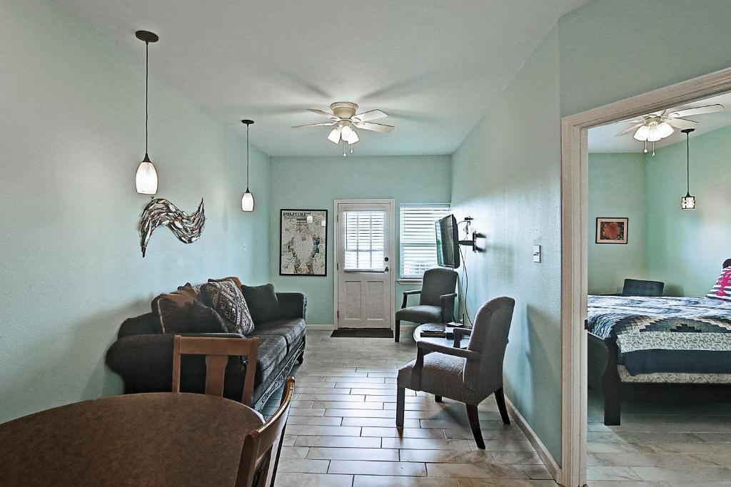 Captain's Quarters condo, Port Aransas, TX