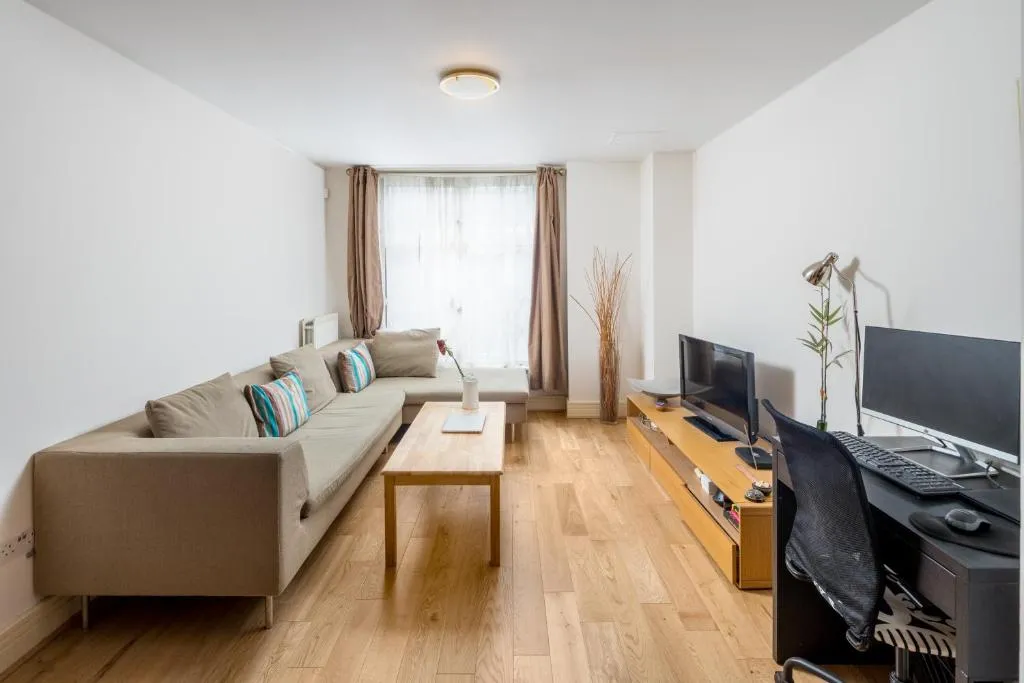 Homely 1-Bed Flat In Queensway, West London, Londra, Marea Britanie