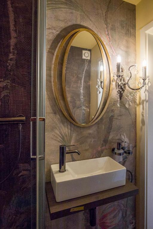 The Henry Self Check-In Guesthouse - Resim 23