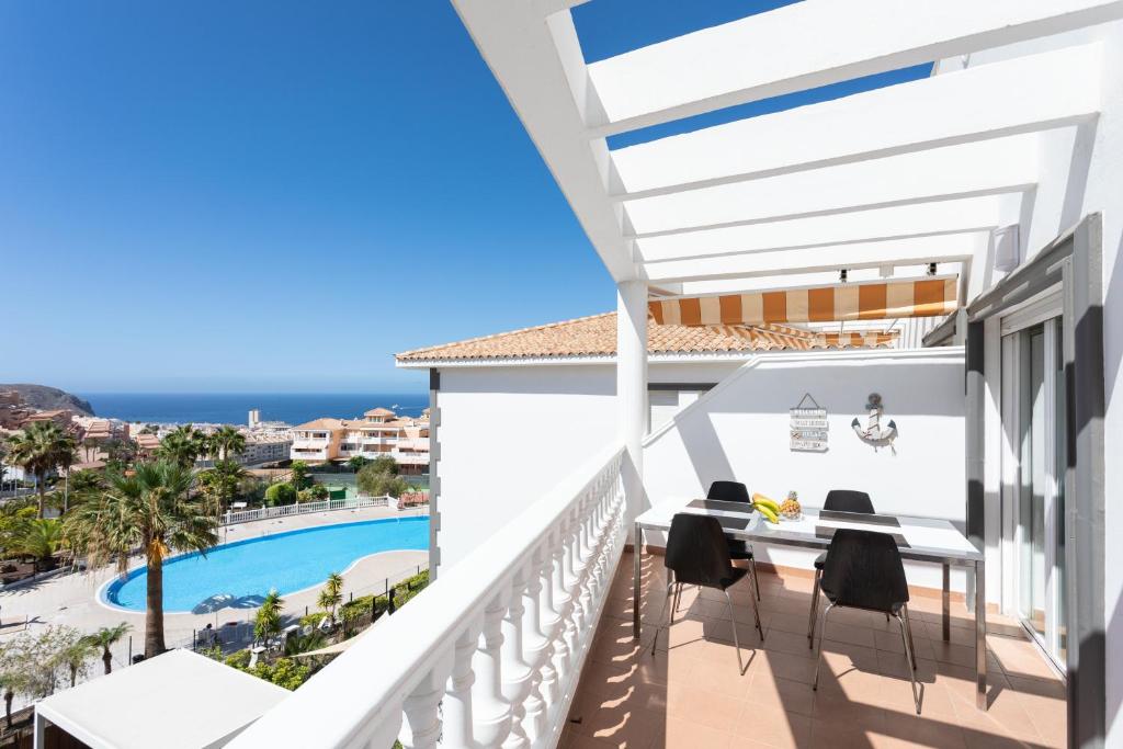 Home2Book VistaHermosa Los Cristianos Pool & Padel