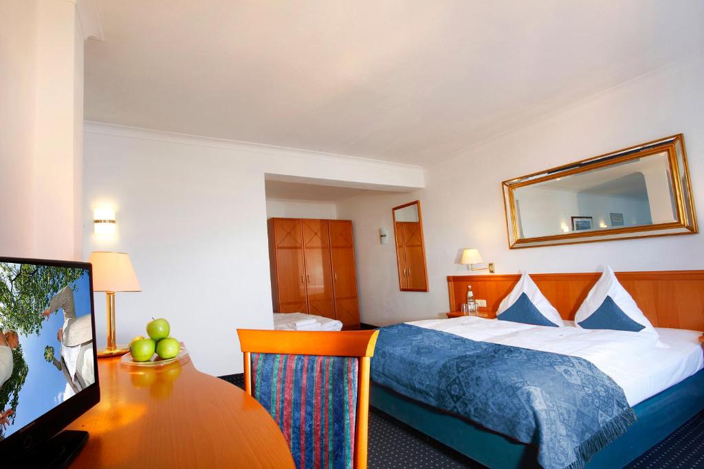 Hansadom Hotel Köln - Triple Room