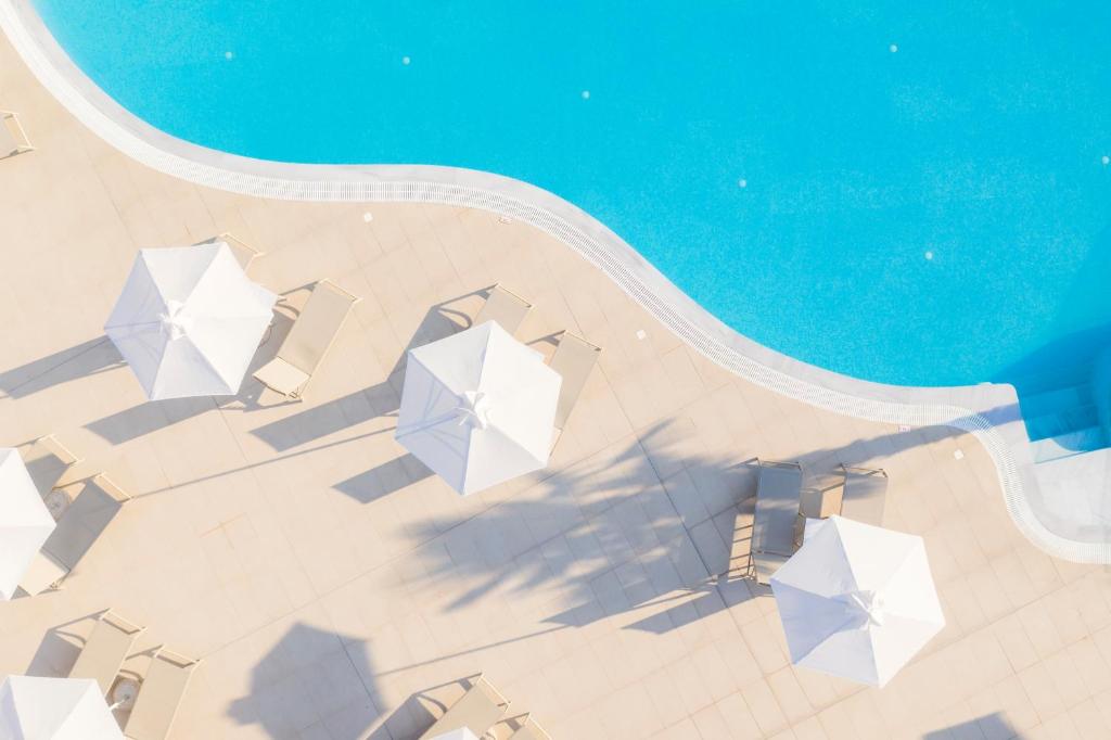 Bazén v ubytování Apollon Hotel nebo v jeho okolí