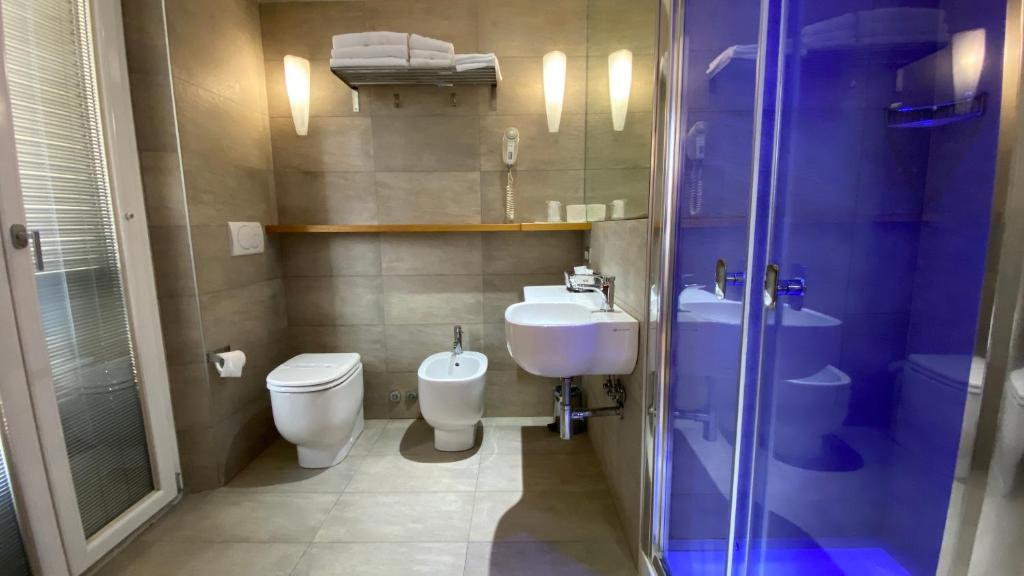 Łazienka w obiekcie Eurohotel