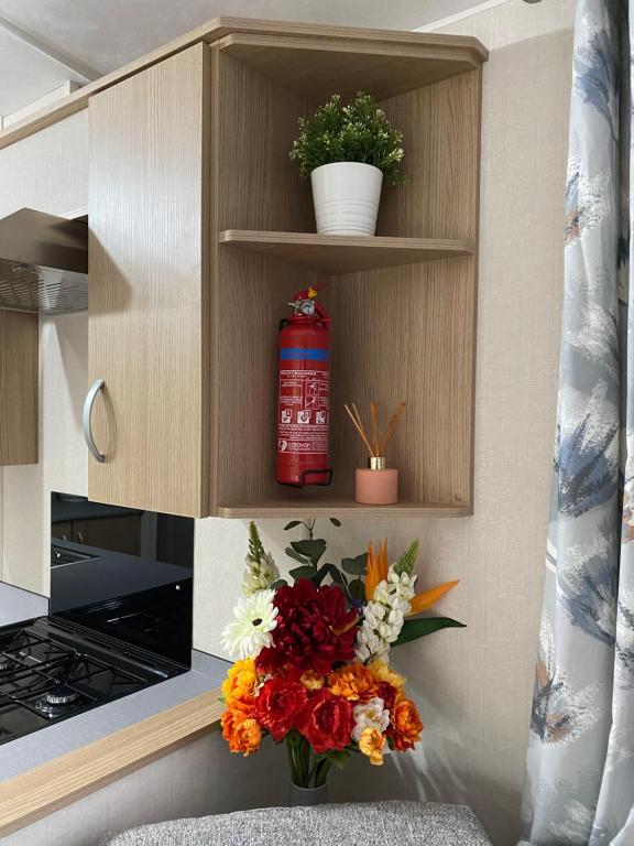 Boggy Creek - lodge with hot tub - Three-Bedroom Villa