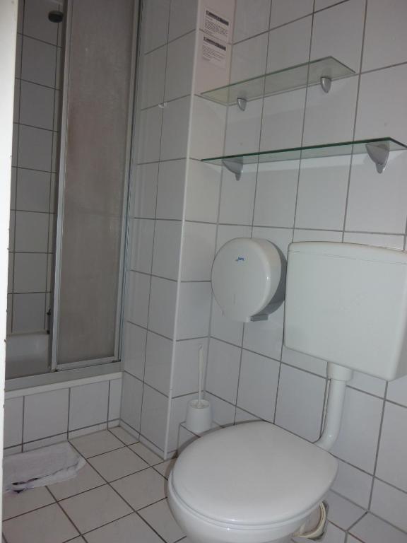 Koupelna v ubytování Buch-Ein-Bett Hostel