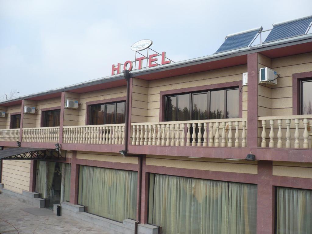 Budova, kde se hotel nachází