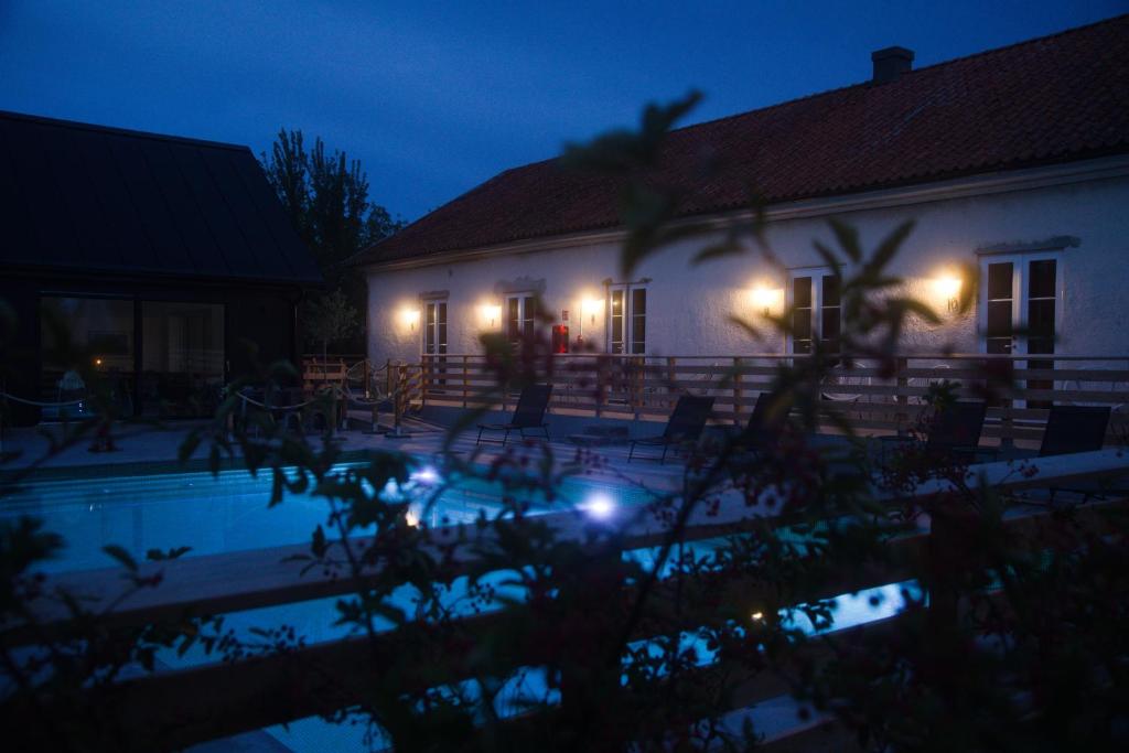 Bazén v ubytování Hotell Persnäs nebo v jeho okolí