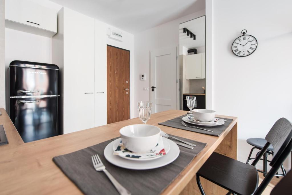 Kuchyňa alebo kuchynka v ubytovaní SuperApart Stalowa 39 Modern Unit with Kitchen & Wifi
