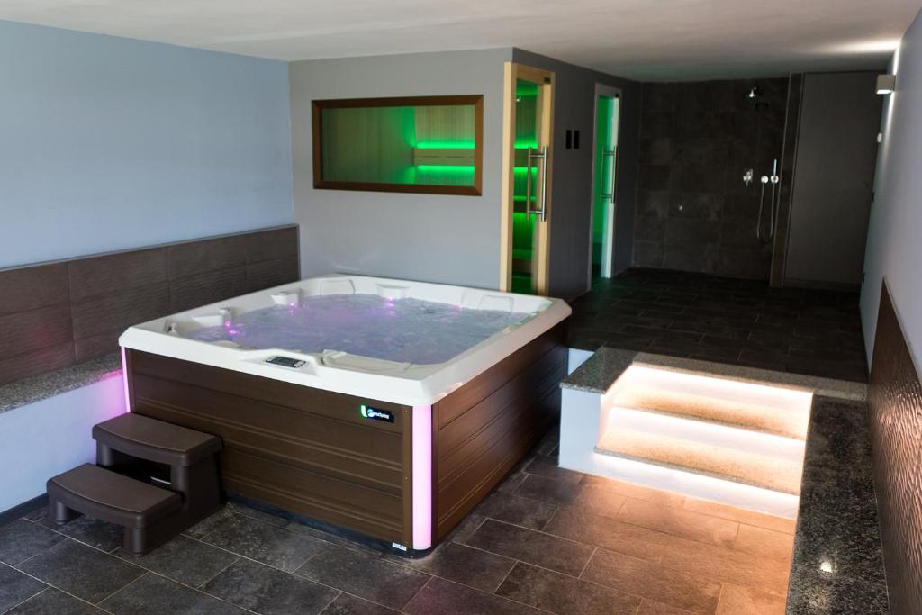 Fotografie z fotogalerie ubytování Hotel L'Approdo v destinaci Pettenasco