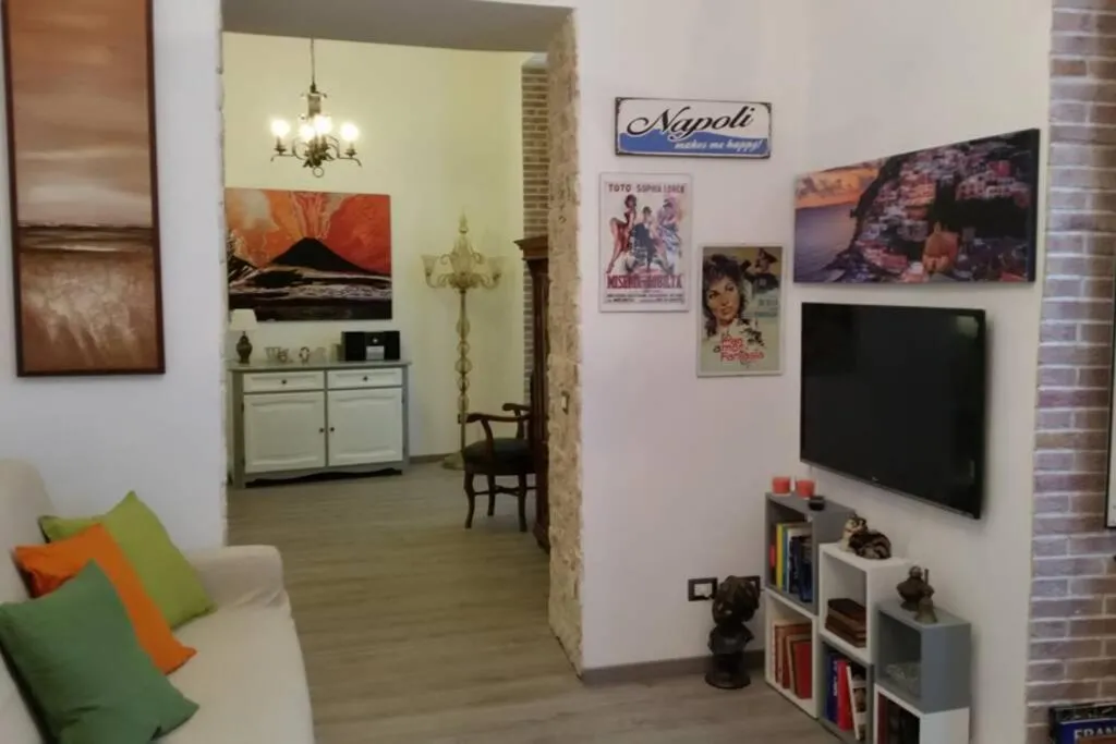 CASA DONNA ROSA, Napoli, Italia