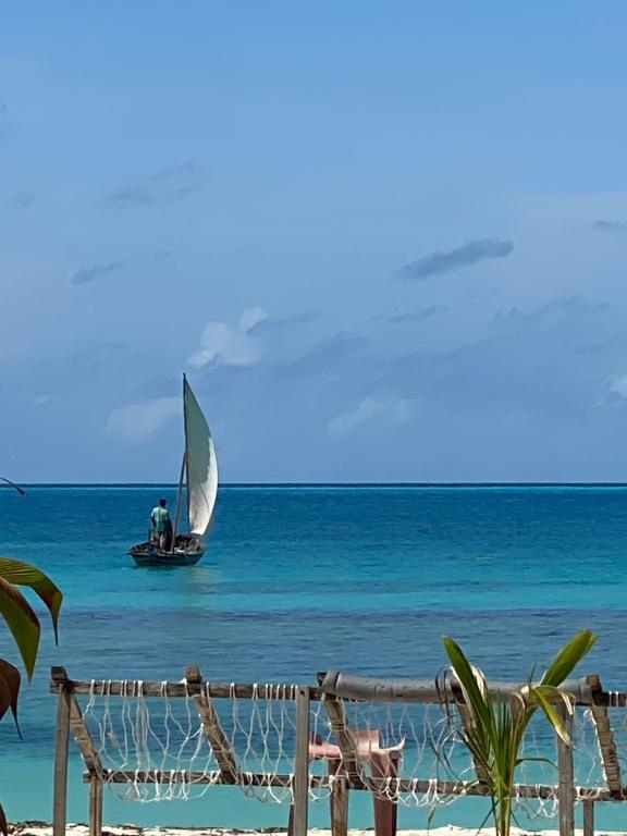 Mandhoo Inn - View 33