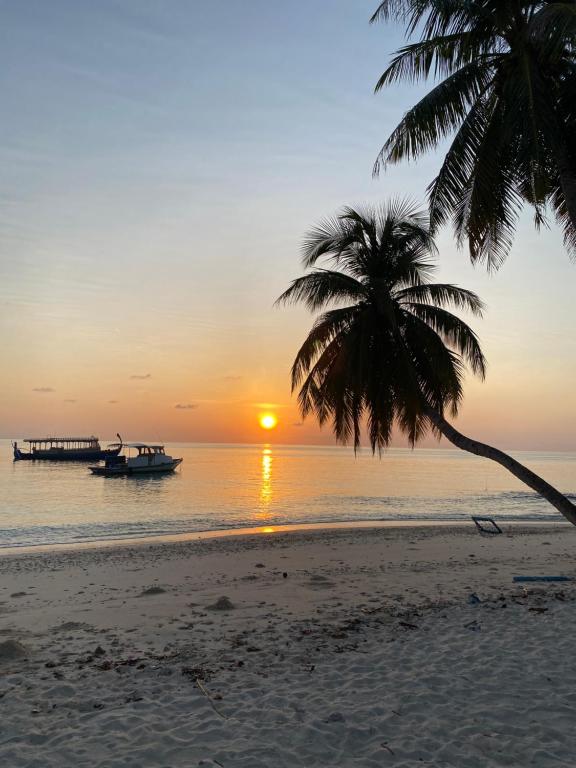 Mandhoo Inn - View 34