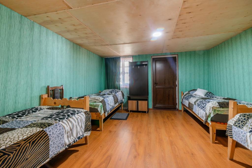 Guest House Old Omalo - Quadruple Room With Bathroom