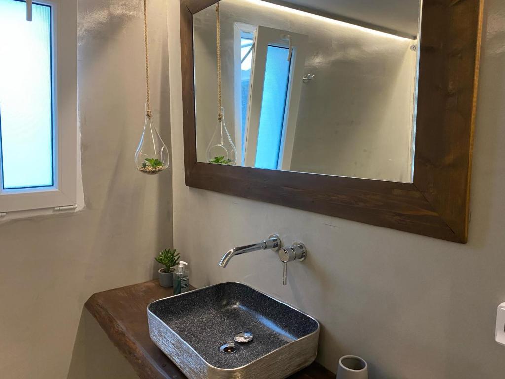 A bathroom at Galaxidi Sea View Apartment , Galaxidi