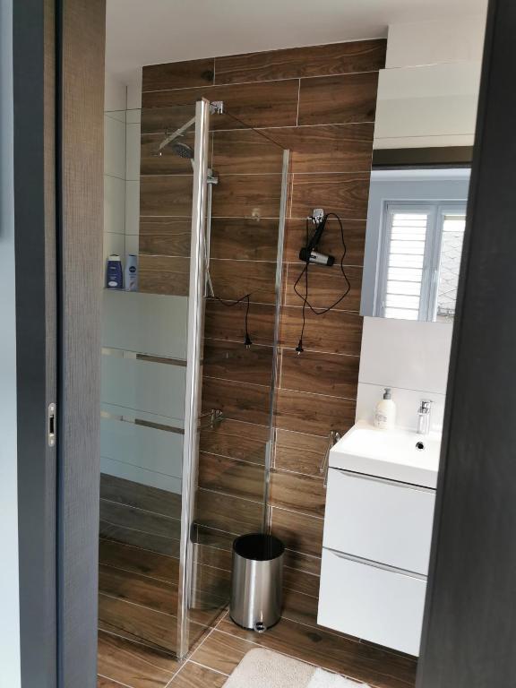 10 Bed And Breakfast - 14