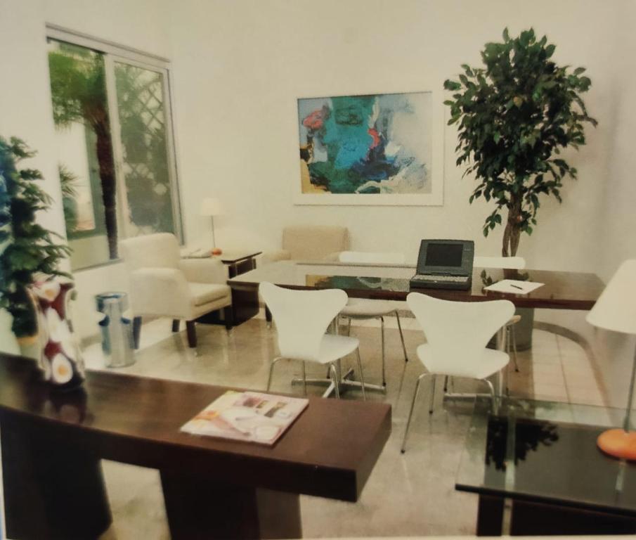  Hotel Metrópolis