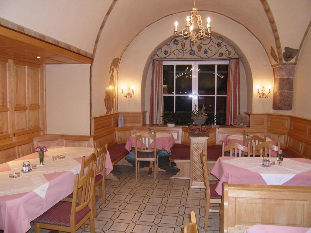 Posedenie v ubytovaní Gasthof Goldene Traube