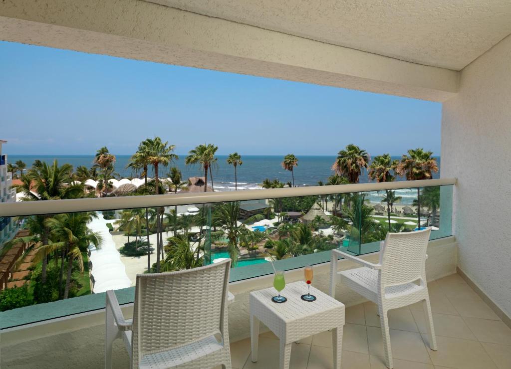 Hard Rock Hotel Vallarta All Inclusive - Diamond Ocean View King