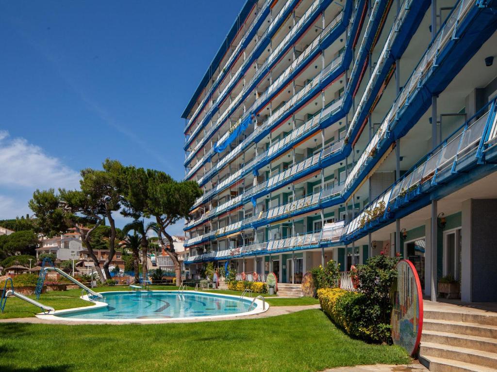 Scenic Apartment in Canet del Mar with Swimming Pool, Canet ...