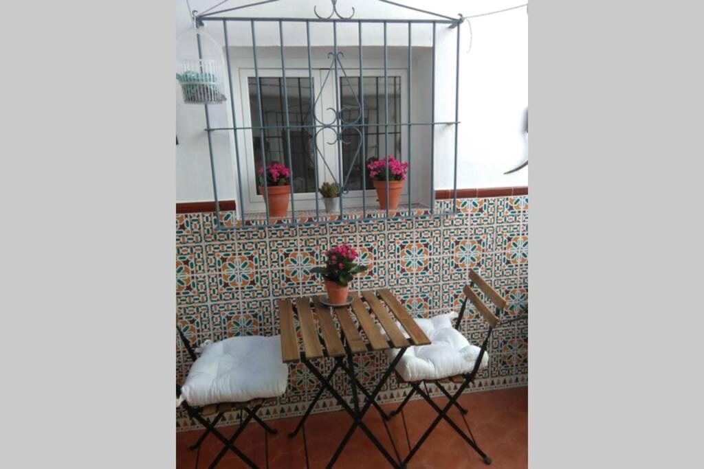 Un balcón o terraza de La Puerta Azul