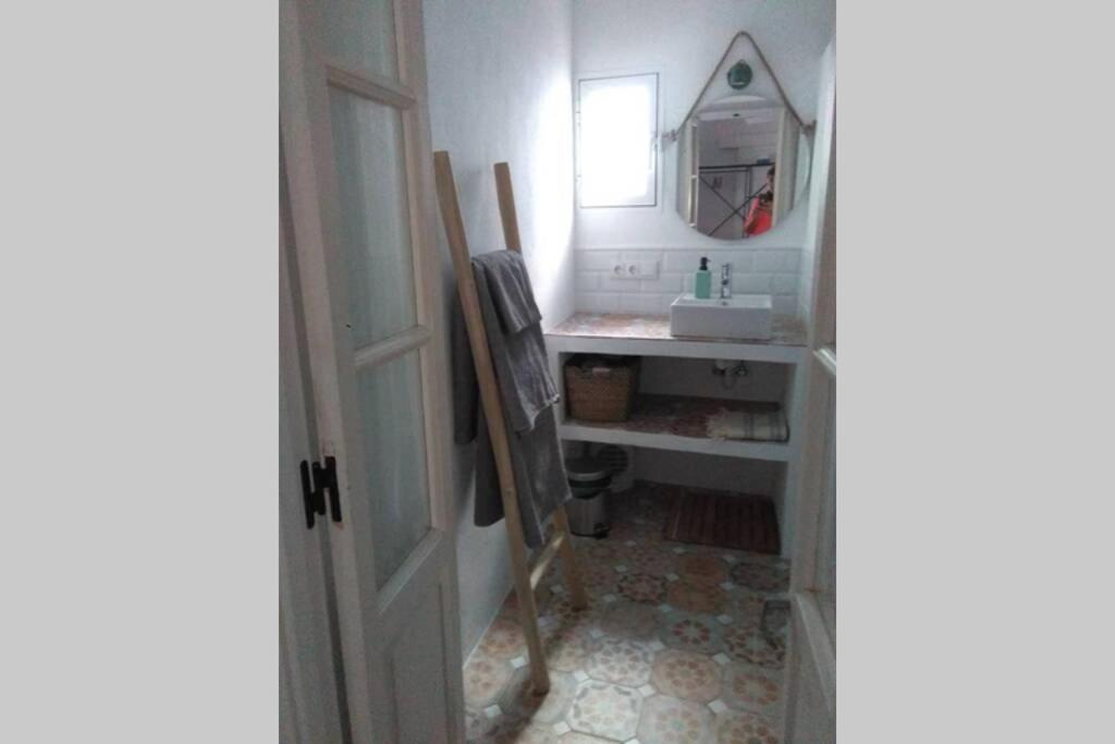Un baño de La Puerta Azul