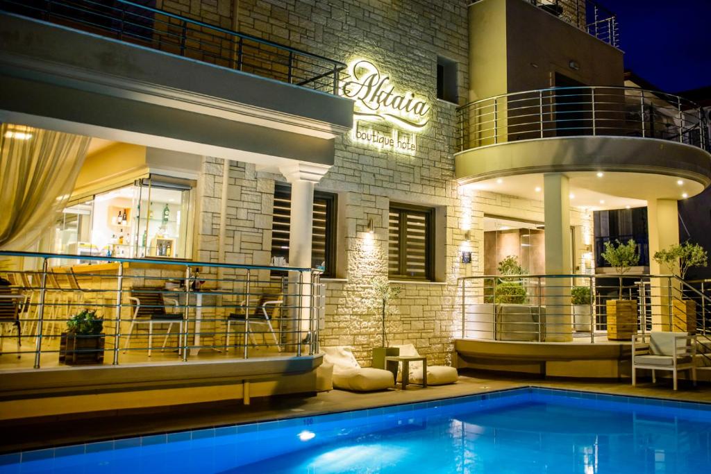 Bazén v ubytování Aktaia Boutique Hotel nebo v jeho okolí