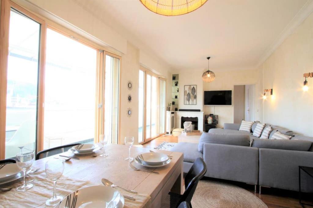 Large 5 rooms in the city center 8