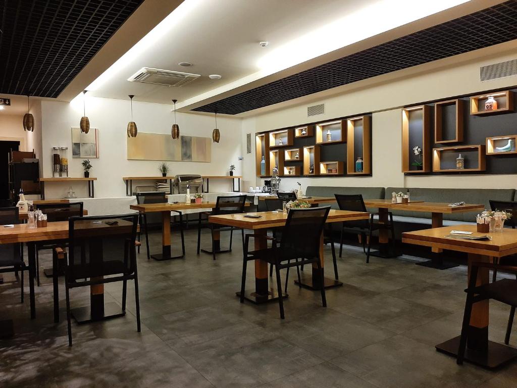 Restaurace v ubytování Sapko Airport Hotel