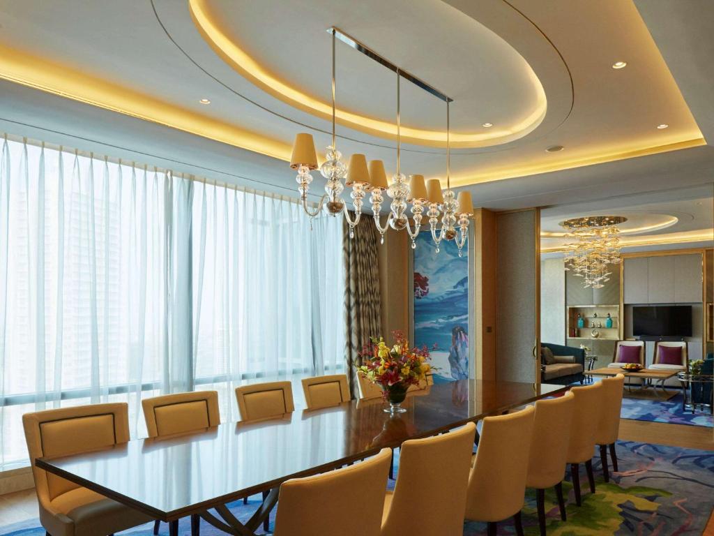Raffles Jakarta Ruang rapat