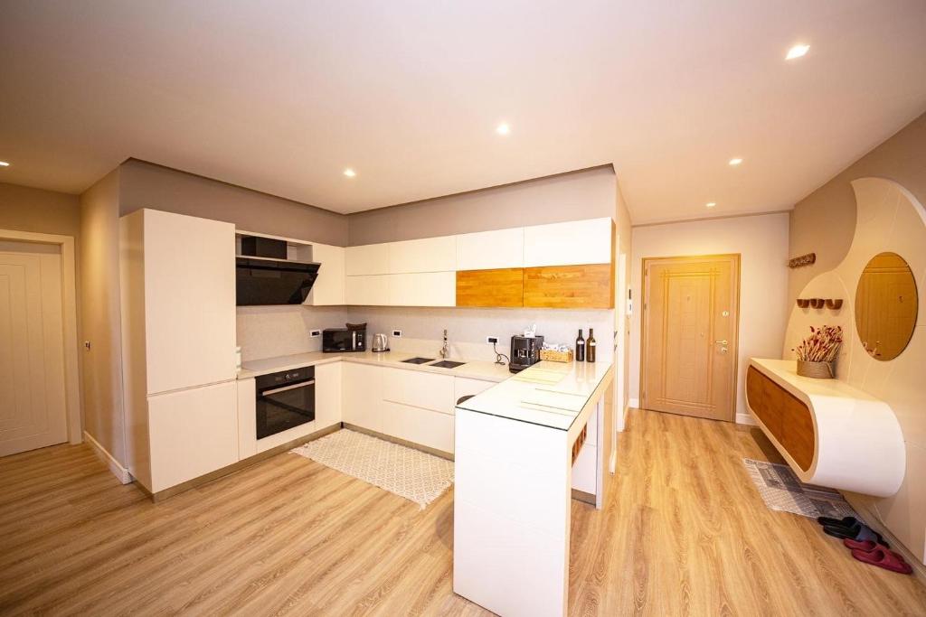 Milestone Deluxe Apartment Tirana - Imazhi 9