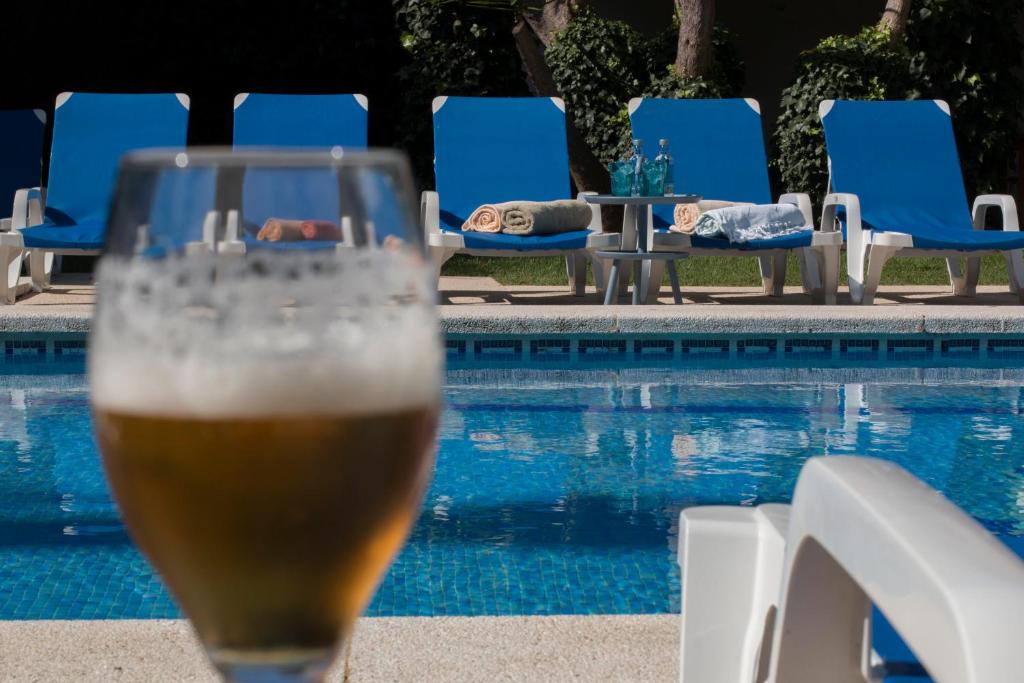 Bazén v ubytování Hotel Yola nebo v jeho okolí