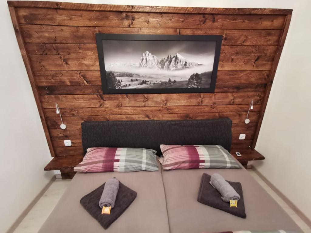 A bed or beds in a room at Ferienwohnung Rotheneder- Rupp