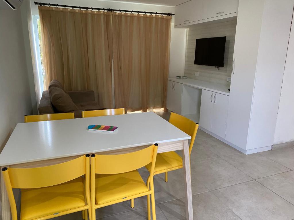  Ancorar Flats Condomínio a Beira Mar