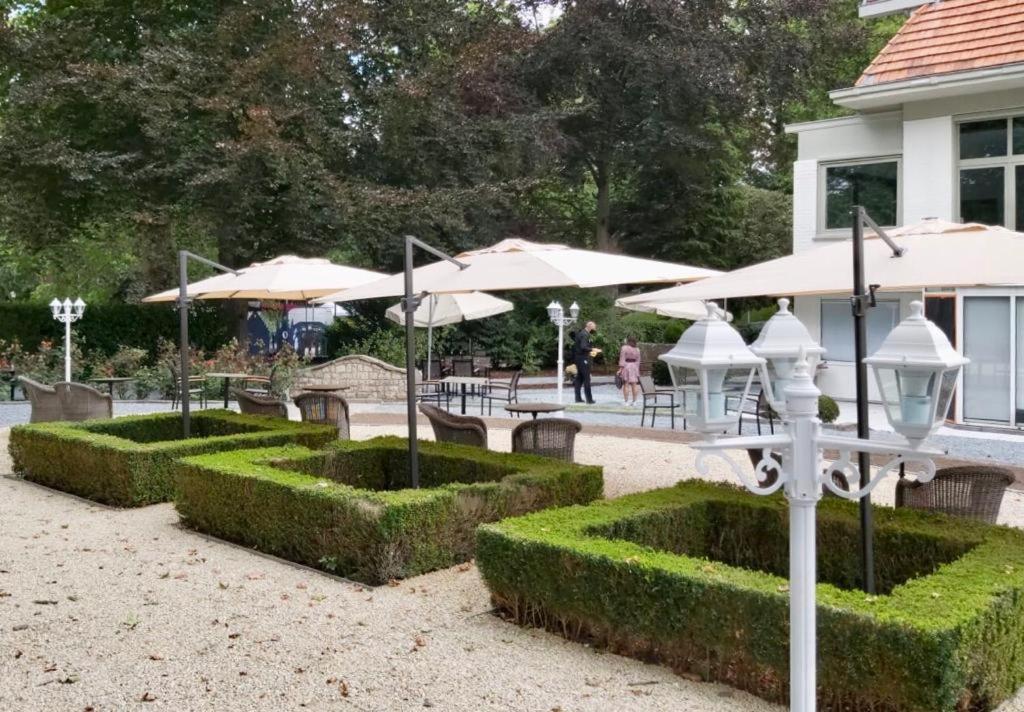 Zahrada ubytování Auberge du Vieux Cedre, Enghien-Belgique