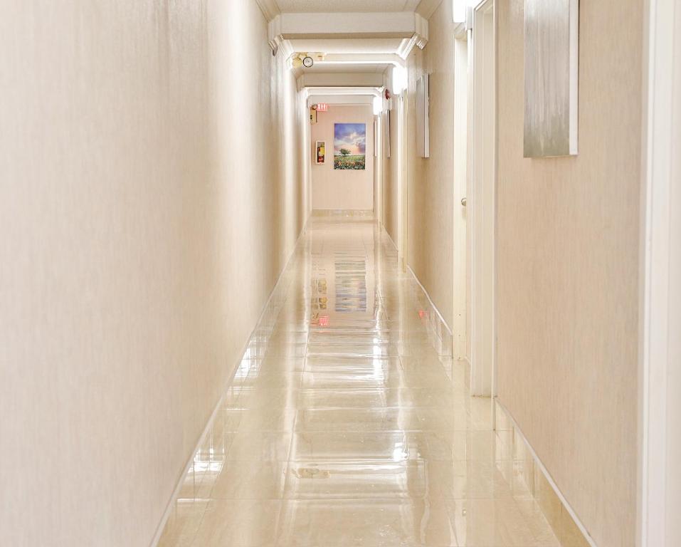 Diplomat Inn - Resim 32